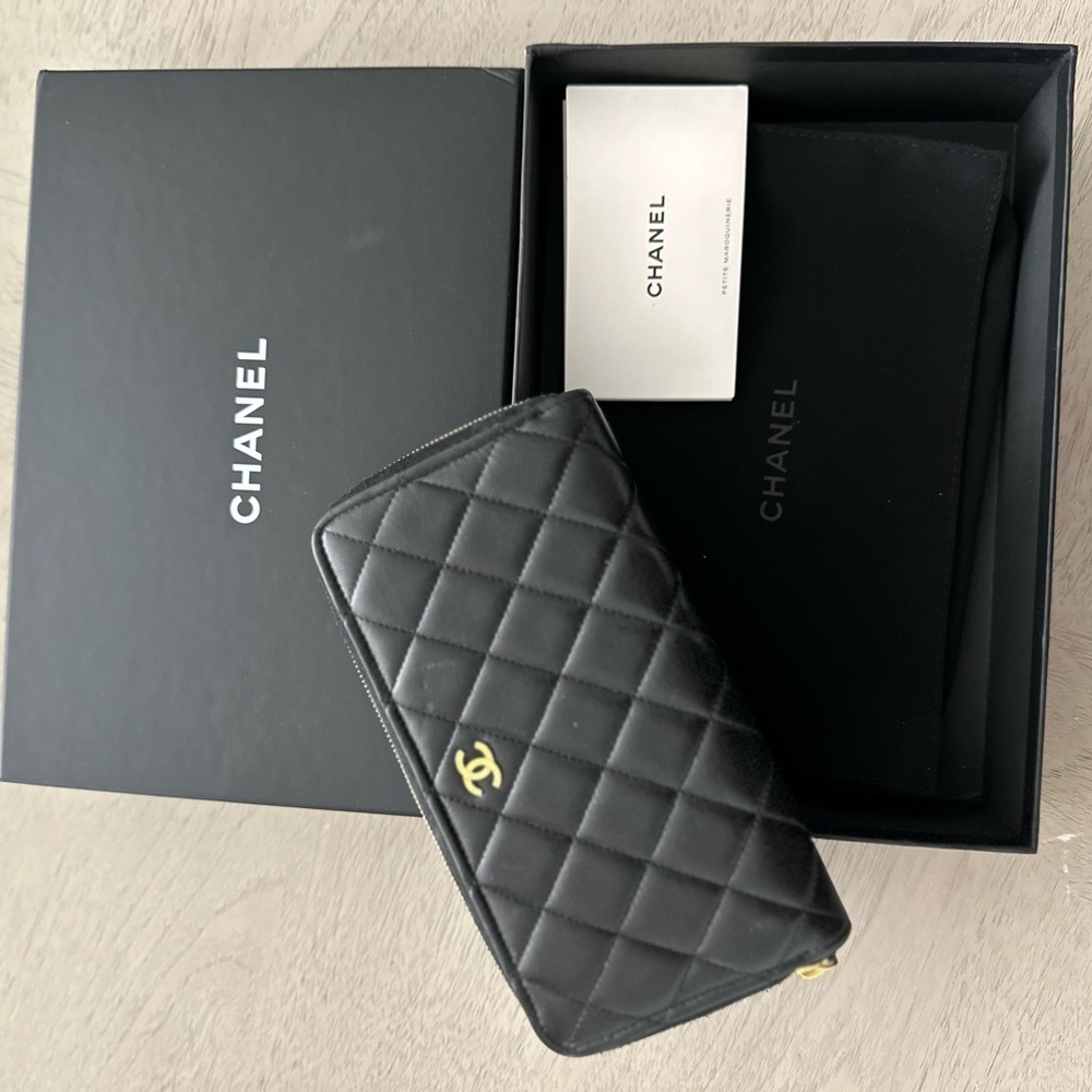 Chanel Lambskin Quilted Leather Wallet - Picture 2 of 5